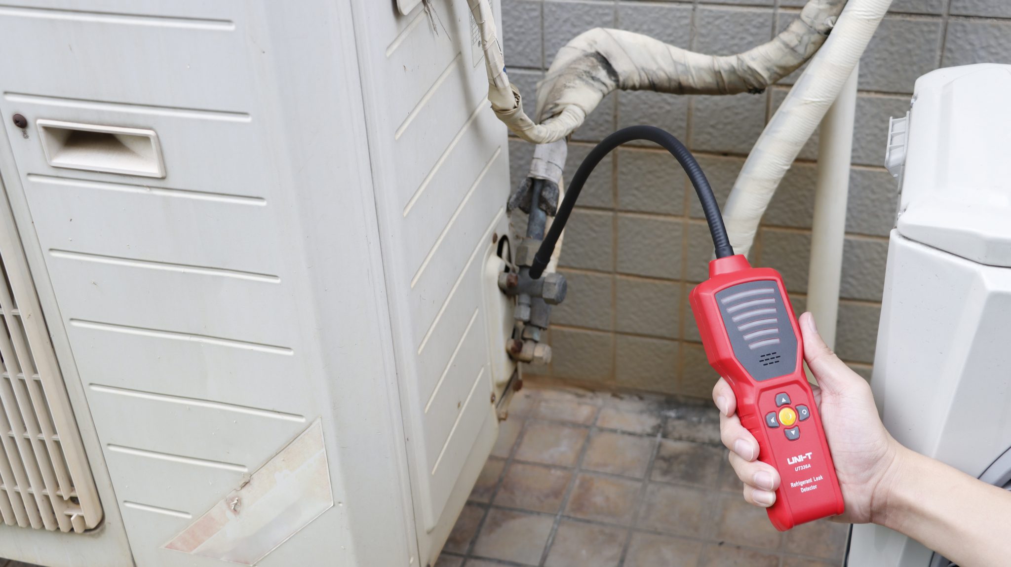 Ứng dụng 2 máy đo rò rỉ khi UNI-T UT366A